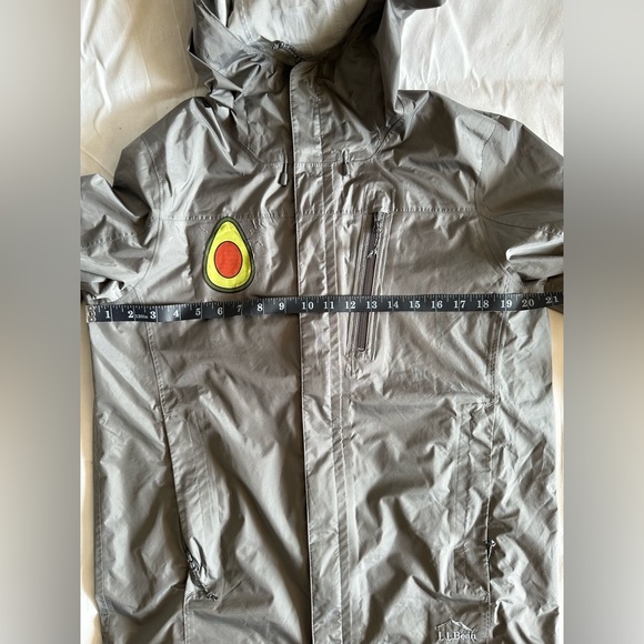 L.L. Bean Raincoat - Picture 13 of 13